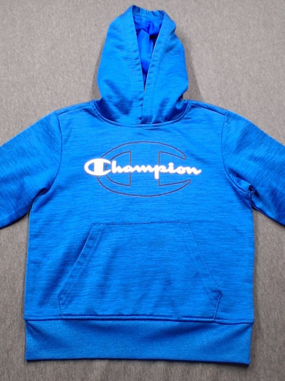 Champion boys pullover size  6/7 blue good condition